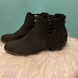 Black ankle booties size 7